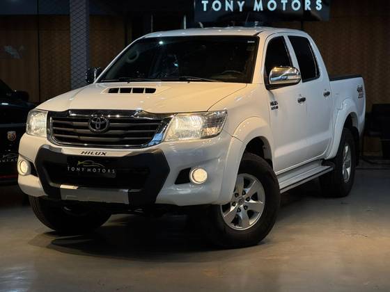 TOYOTA HILUX 3.0 SRV 4X4 CD 16V TURBO INTERCOOLER DIESEL 4P AUTOMÁTICO TOYOTA HILUX 3.0 SRV 4X4 CD 16V TURBO INTERCOOLER DIESEL 4P AUTOMÁTICO